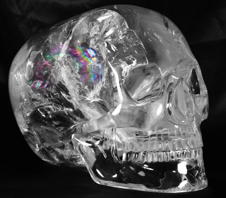 オーパーツの代表格水晶髑髏の謎について