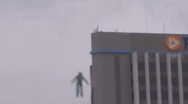 フライングヒューマノイドの新しい動画