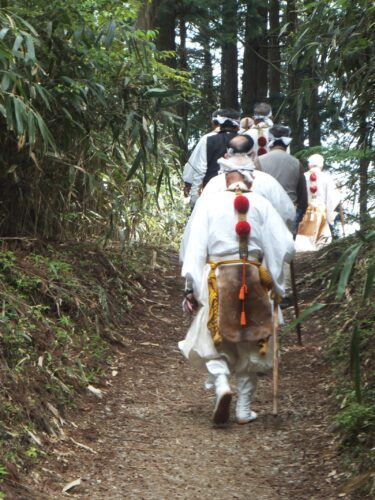 役小角(中編)—— 大峯山で感得した蔵王権現と超人伝承